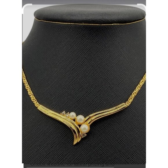 Vendome Gold-Tone Necklace & Screw Back Earrings Faux Pearls & Rhinestones - Picture 3 of 10